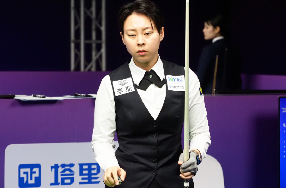 中八转动 世界球同｜冠军200万！何文冲二番战复仇赵剑波，加雷斯·波茨首战告捷！明日种子选手入局！