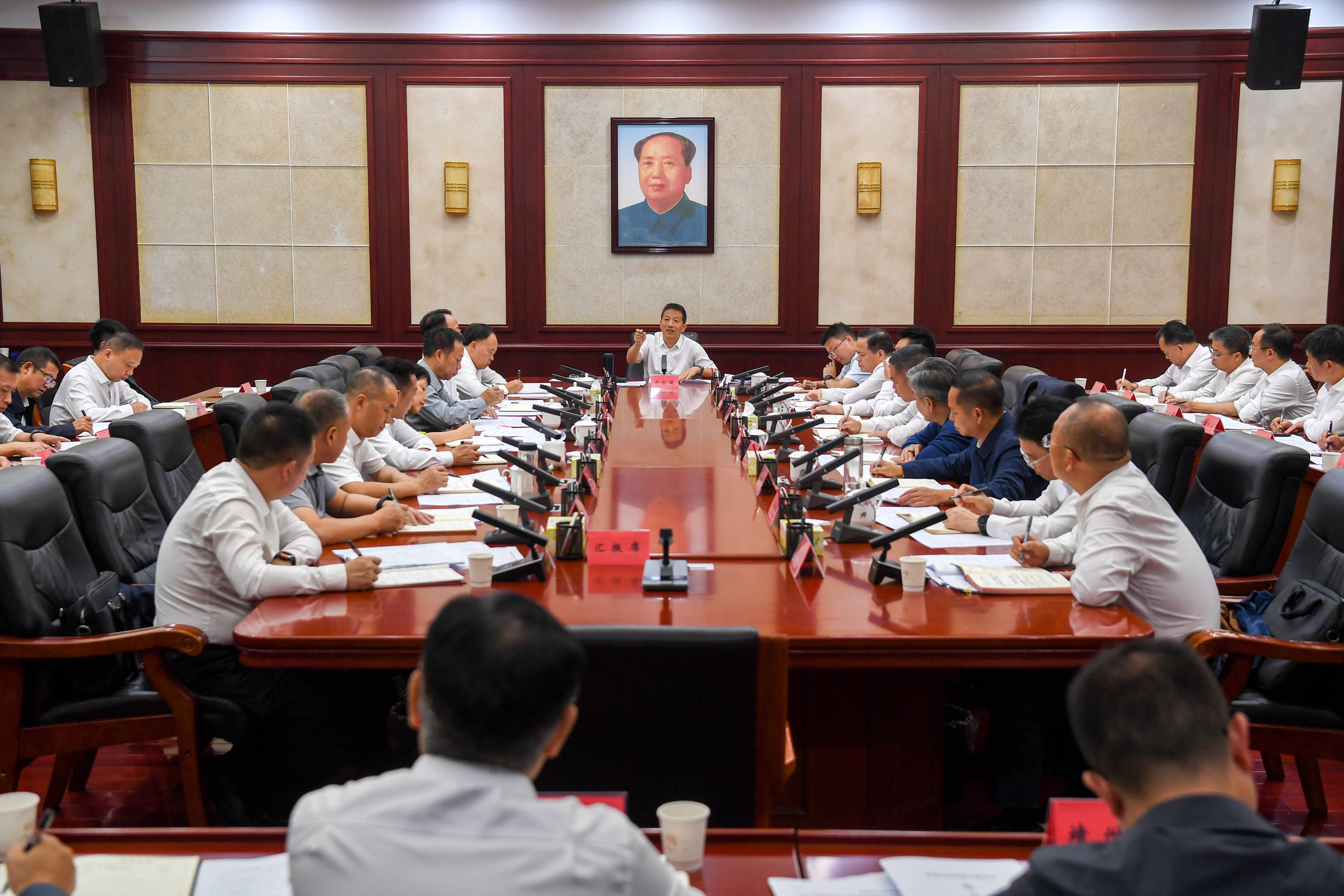 许忠建主持召开重复信访治理专题会议