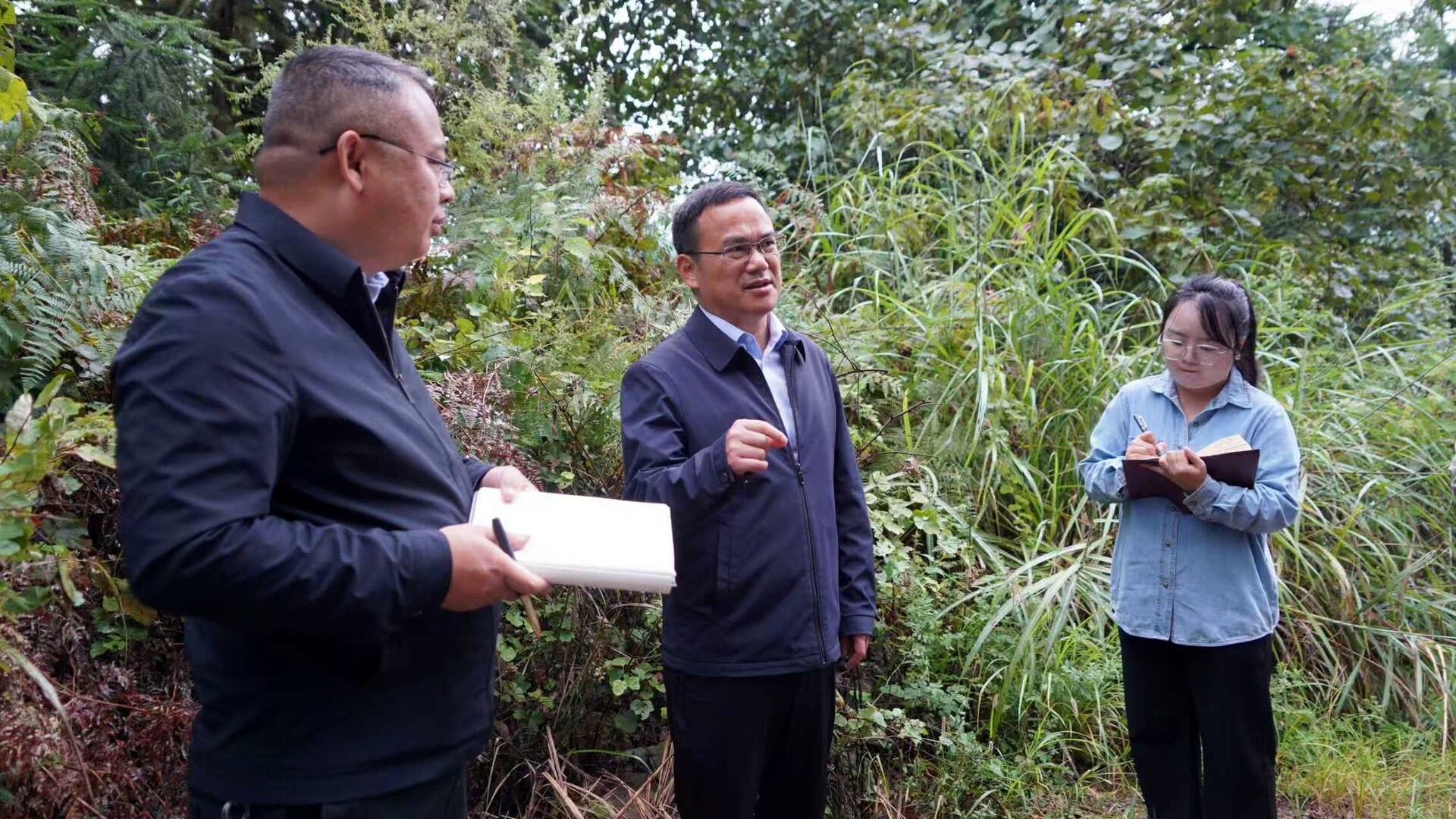 梁元和在大树坳乡、土桥镇调研