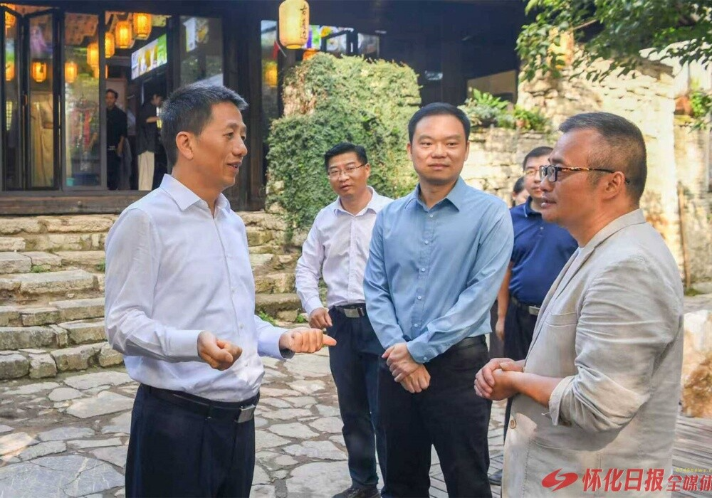 许忠建专题调研国庆中秋假期旅游市场服务保障准备工作