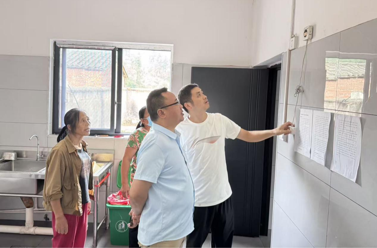 新店坪镇扎实开展国庆节前安全大检查，筑牢节日“防护网”