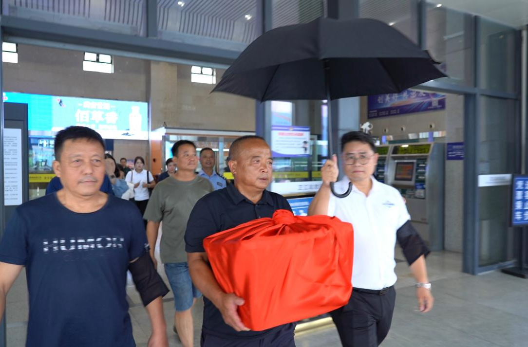 从安徽潜山到湖南芷江，抗战英雄邱正卿遗骸终“回家”