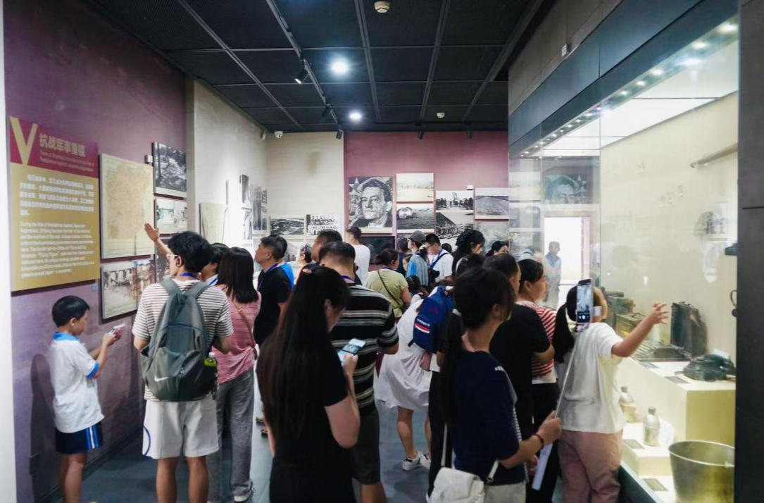 中国人民抗日战争胜利受降纪念馆首日迎客超2万人次