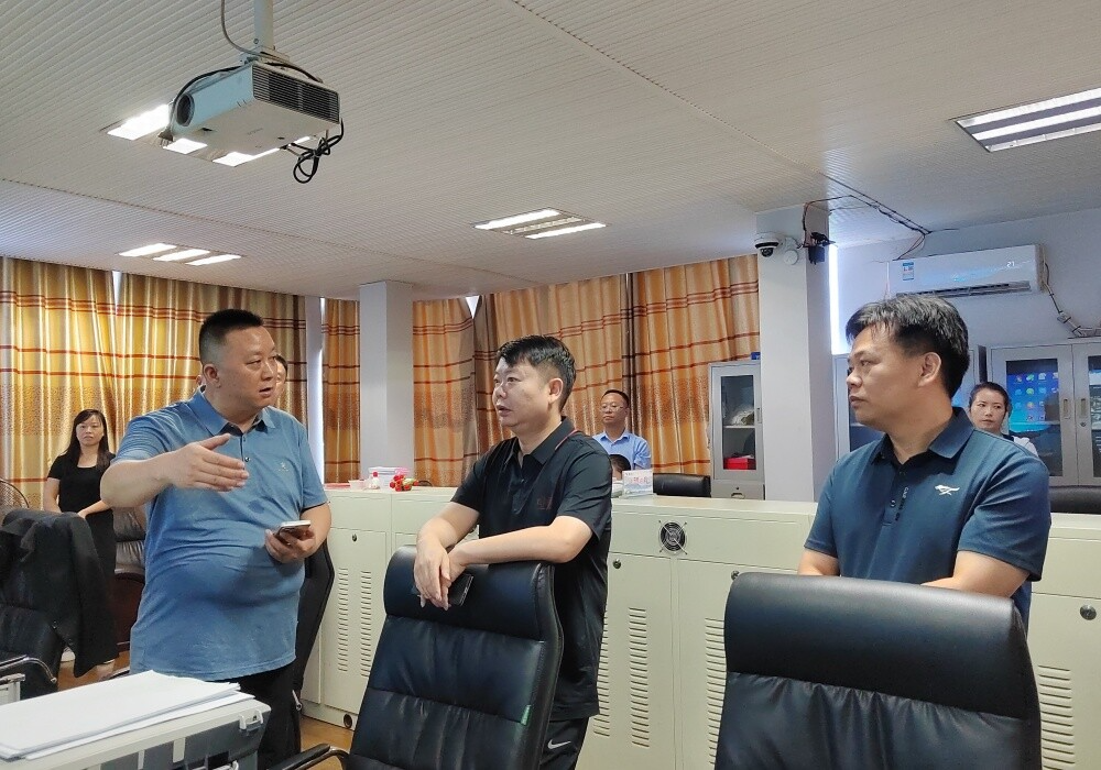 梁志平带队督导检查假期安全稳定及文旅消费工作，看望慰问一线干部职工