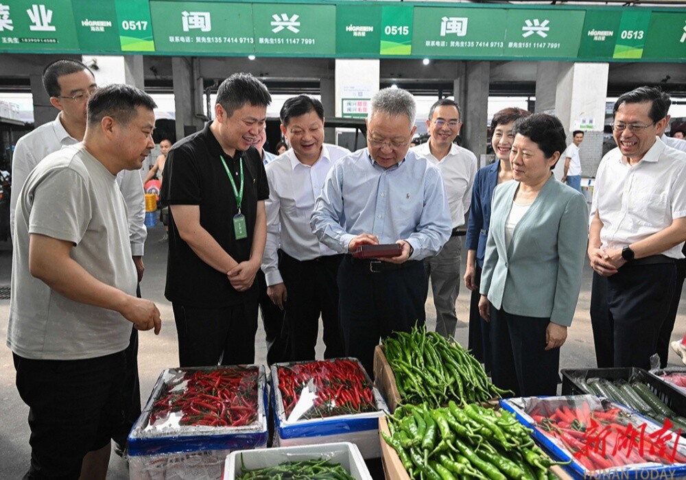 沈晓明检查节假日期间城市运行安全及市场保供情况
