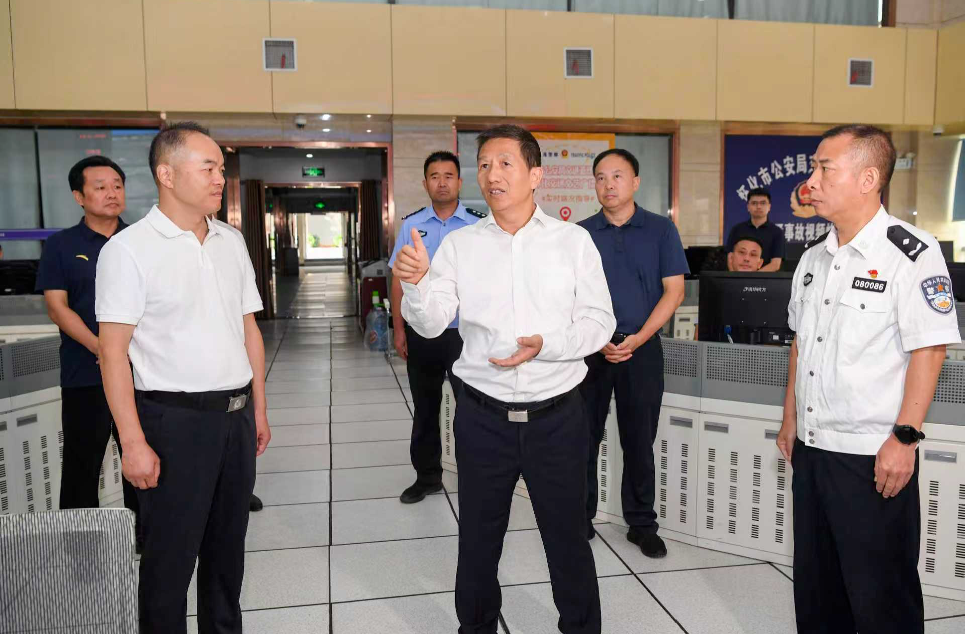 许忠建督导检查假期城市运行安全及旅游市场服务保障情况