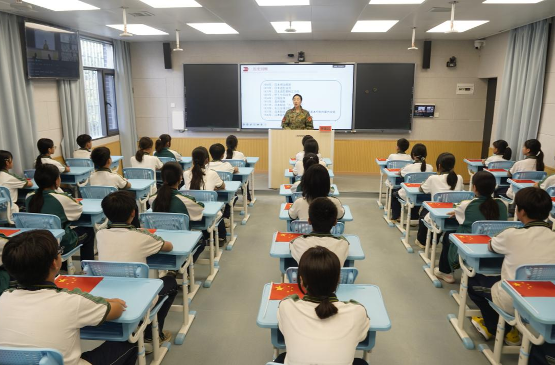 芷江人武部走进秀水中学开展国防教育活动