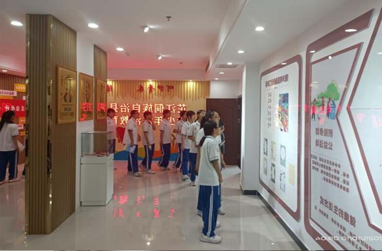 芷江二中开展模拟法庭实践教育活动