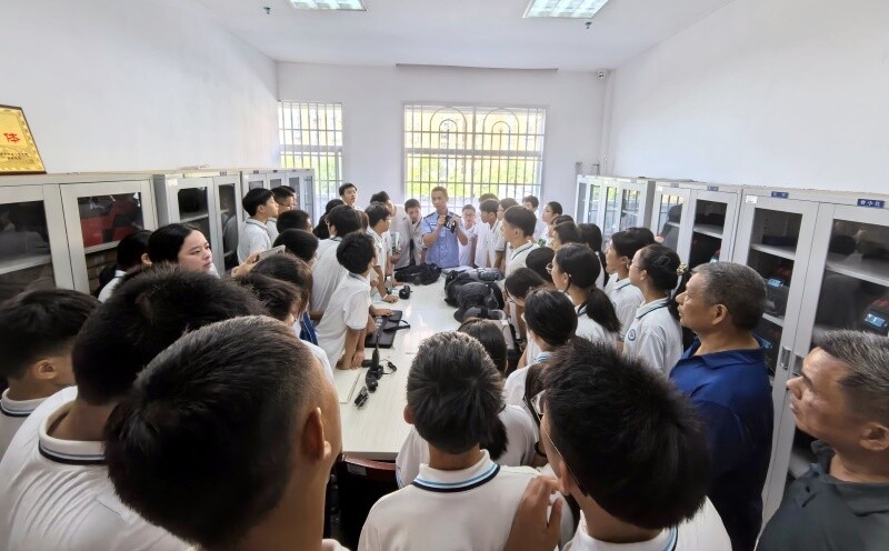 芷江人民法院：“银发力量”守护祖国花朵