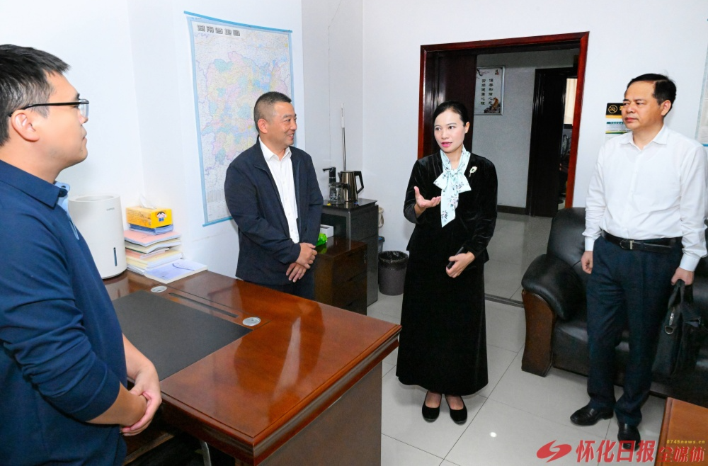 韦朝晖走访调研国家统计局怀化调查队