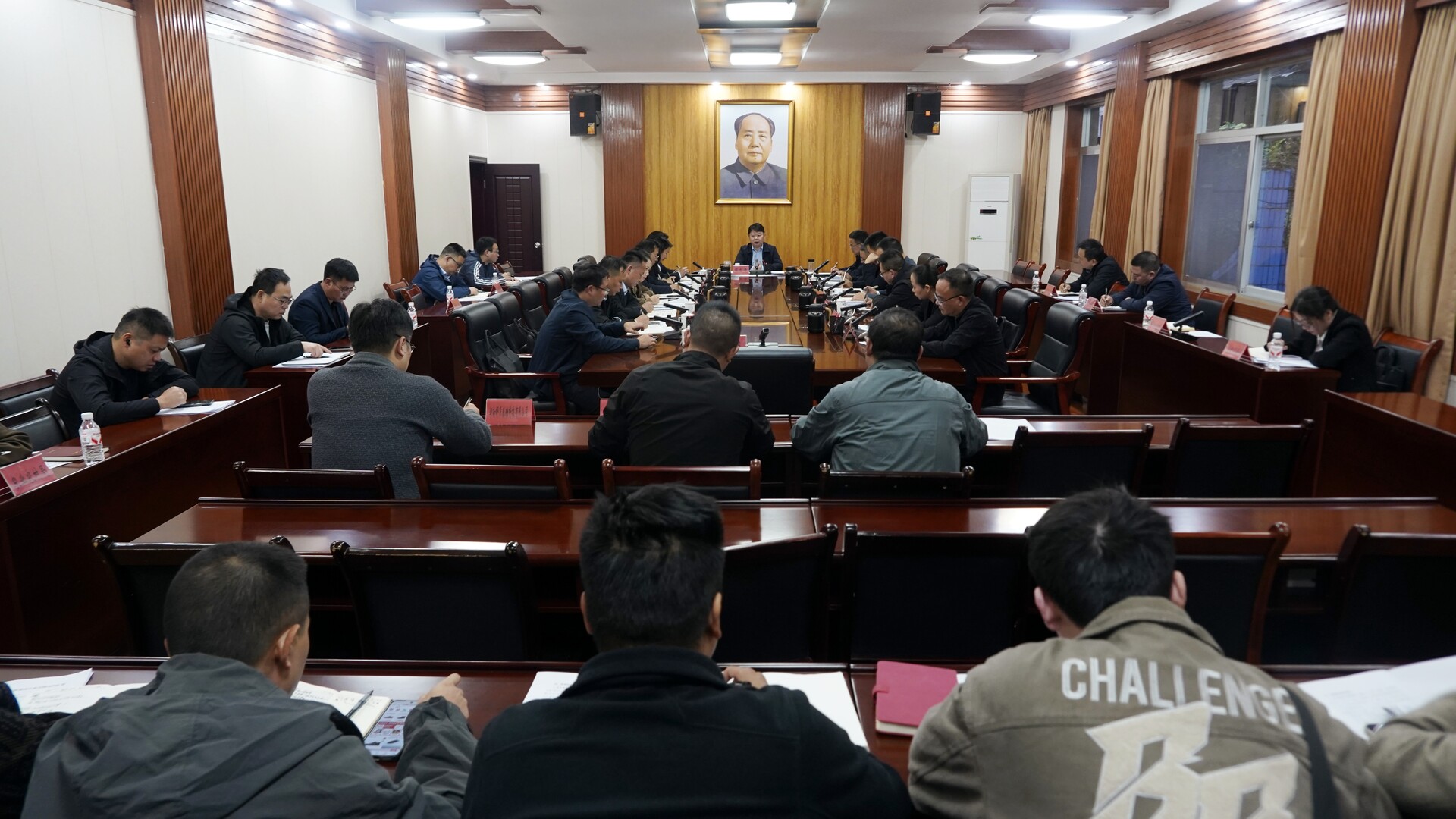 梁志平专题调度全县外贸进出口及航空货运港工作