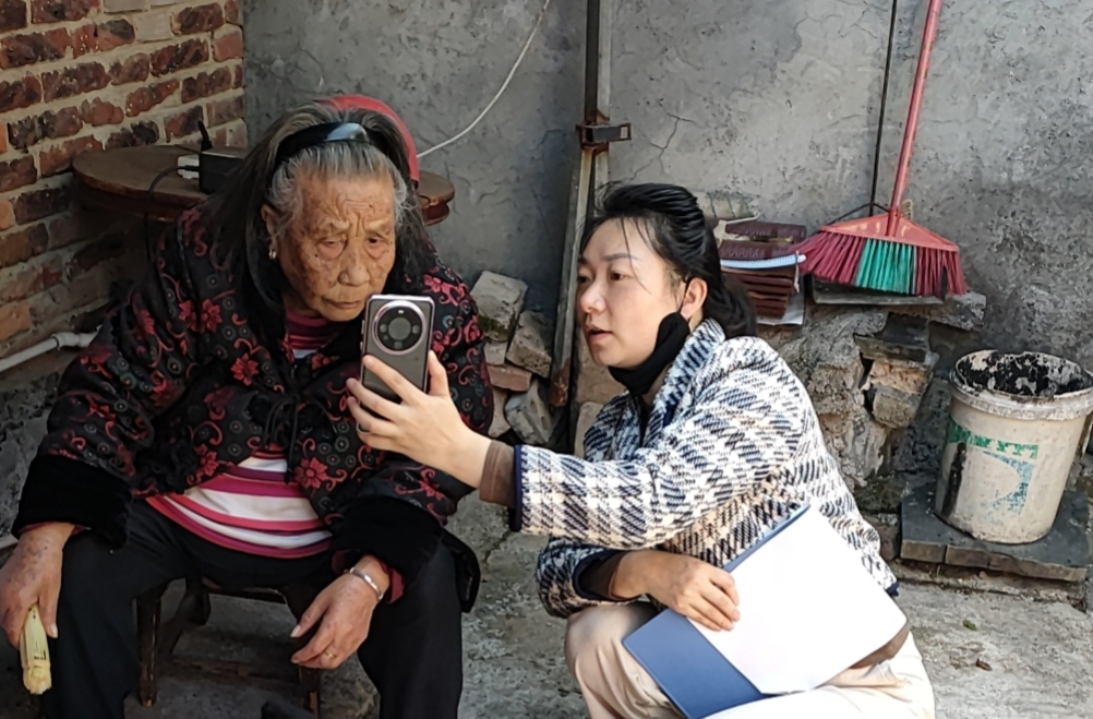 芷江北街人社驿站：打通助老服务 “最后一米”