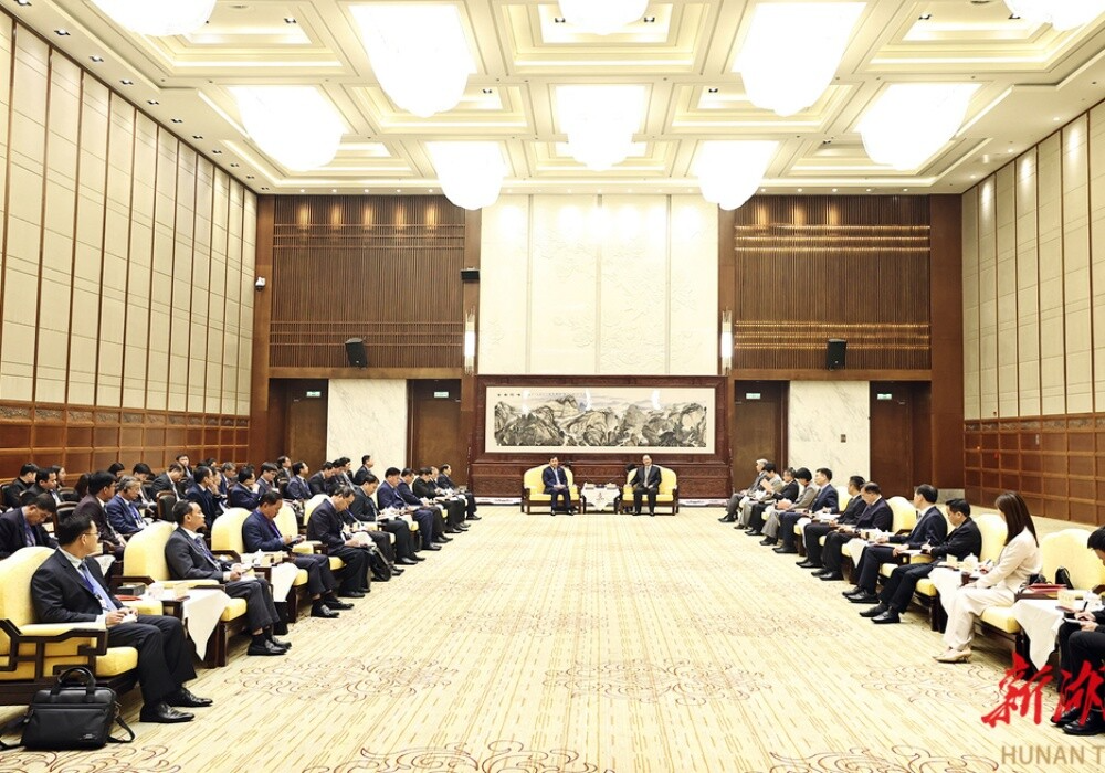 毛伟明会见柬埔寨人民党高级干部考察团