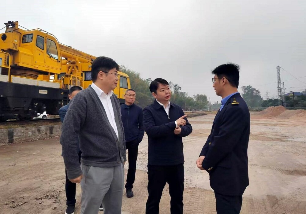 梁志平带队调研农特产品进出口集散中心项目工作并主持召开调度会议