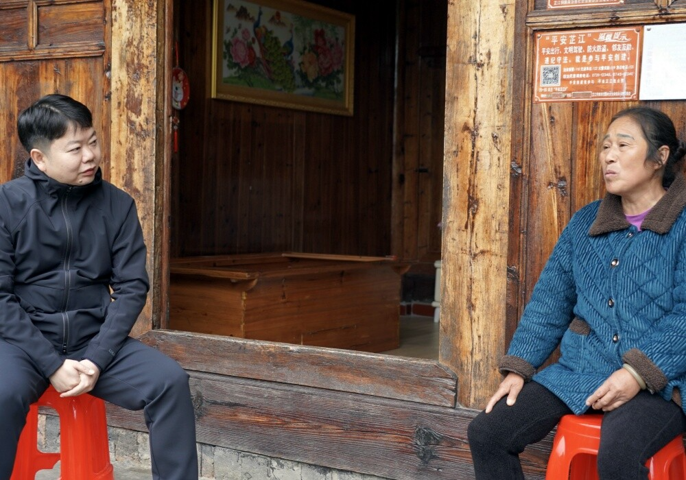 梁志平赴三道坑镇督导检查有效衔接等重点工作