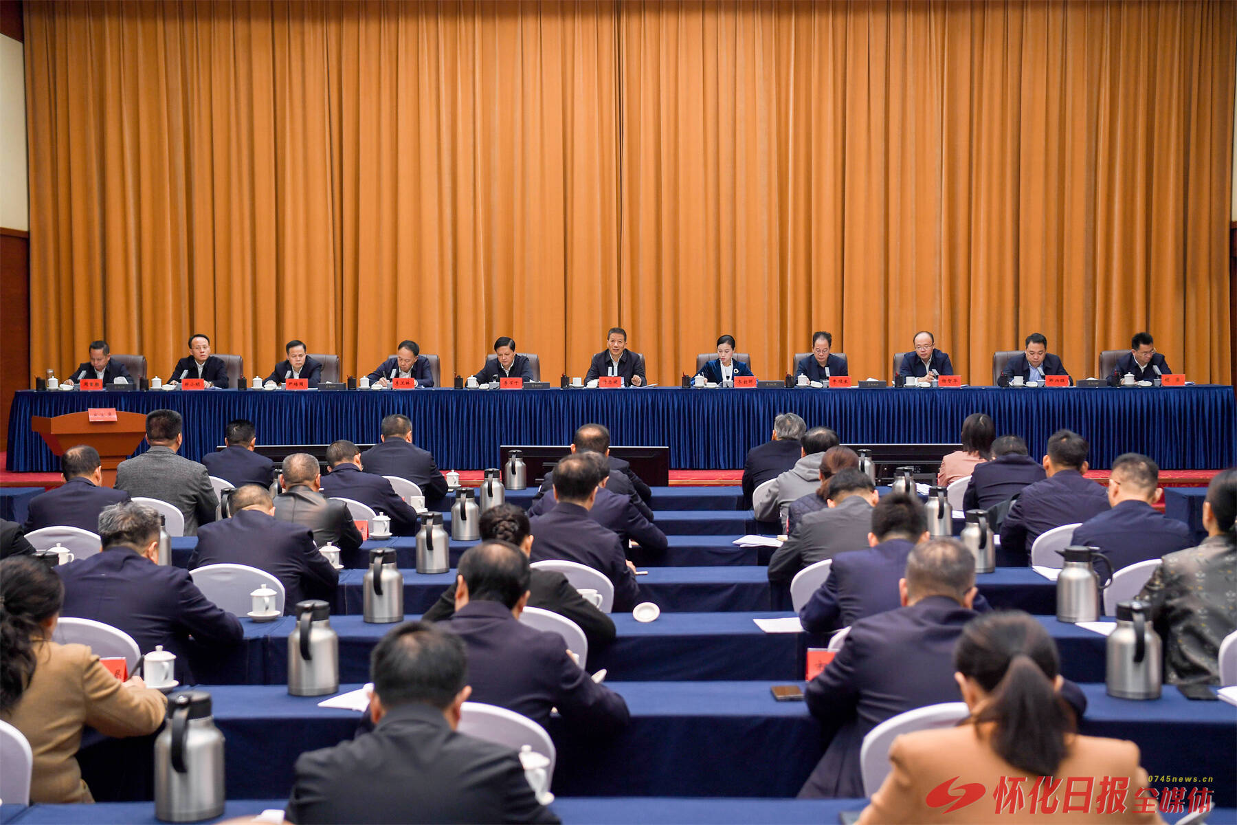 全市巩固拓展脱贫攻坚成果同乡村振兴有效衔接工作会议召开