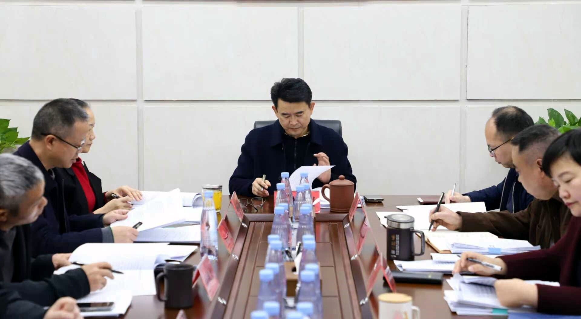 县九届人大常委会第五十五次主任会议举行