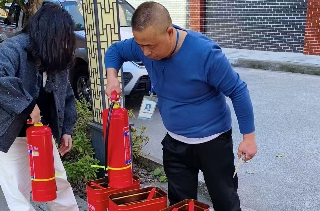 七里桥安置小区完成消防设备升级 居民生活更安心