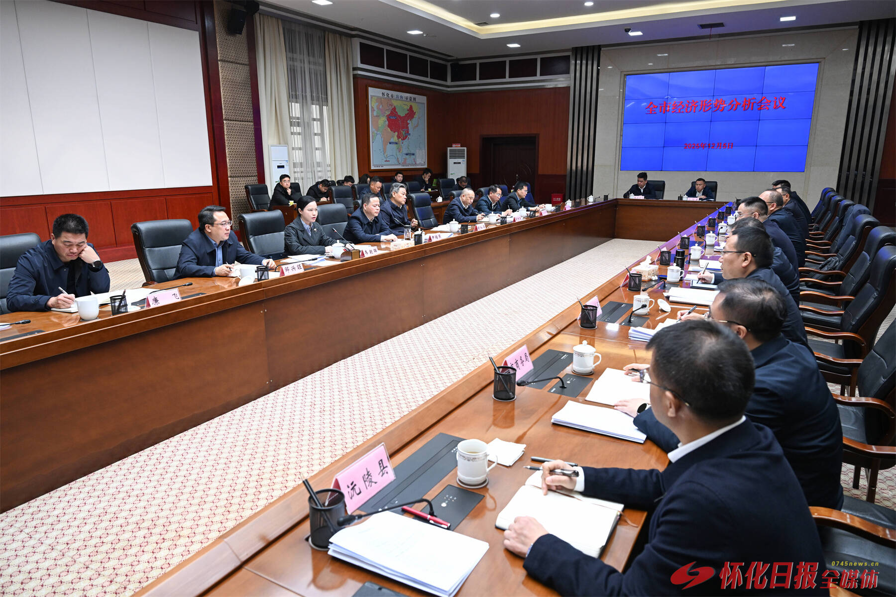 韦朝晖：精心做好谋划调度文章 奋力实现全年经济社会发展目标