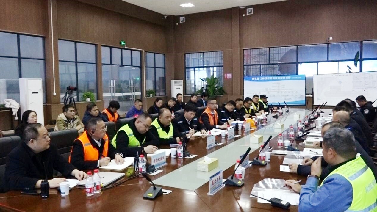 怀化芷江机场开展“和平2025”应急救援综合演练