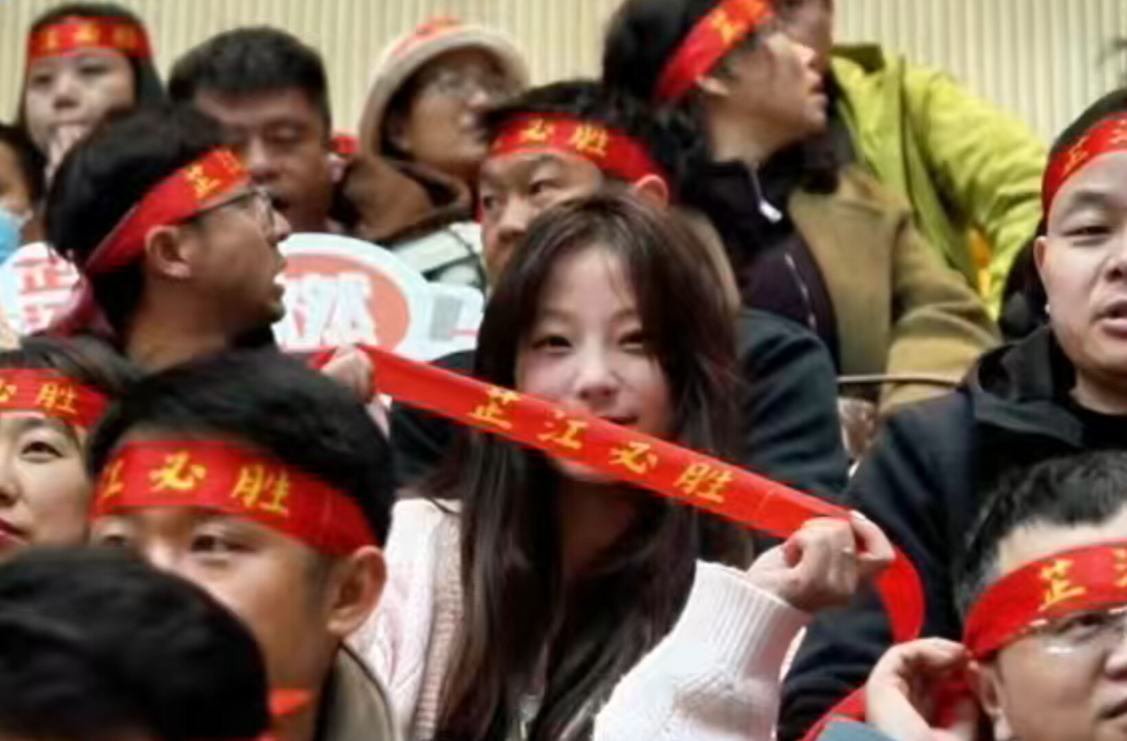 啦啦队应援丨蓄势待发！芷江啦啦队赛场应援已待命