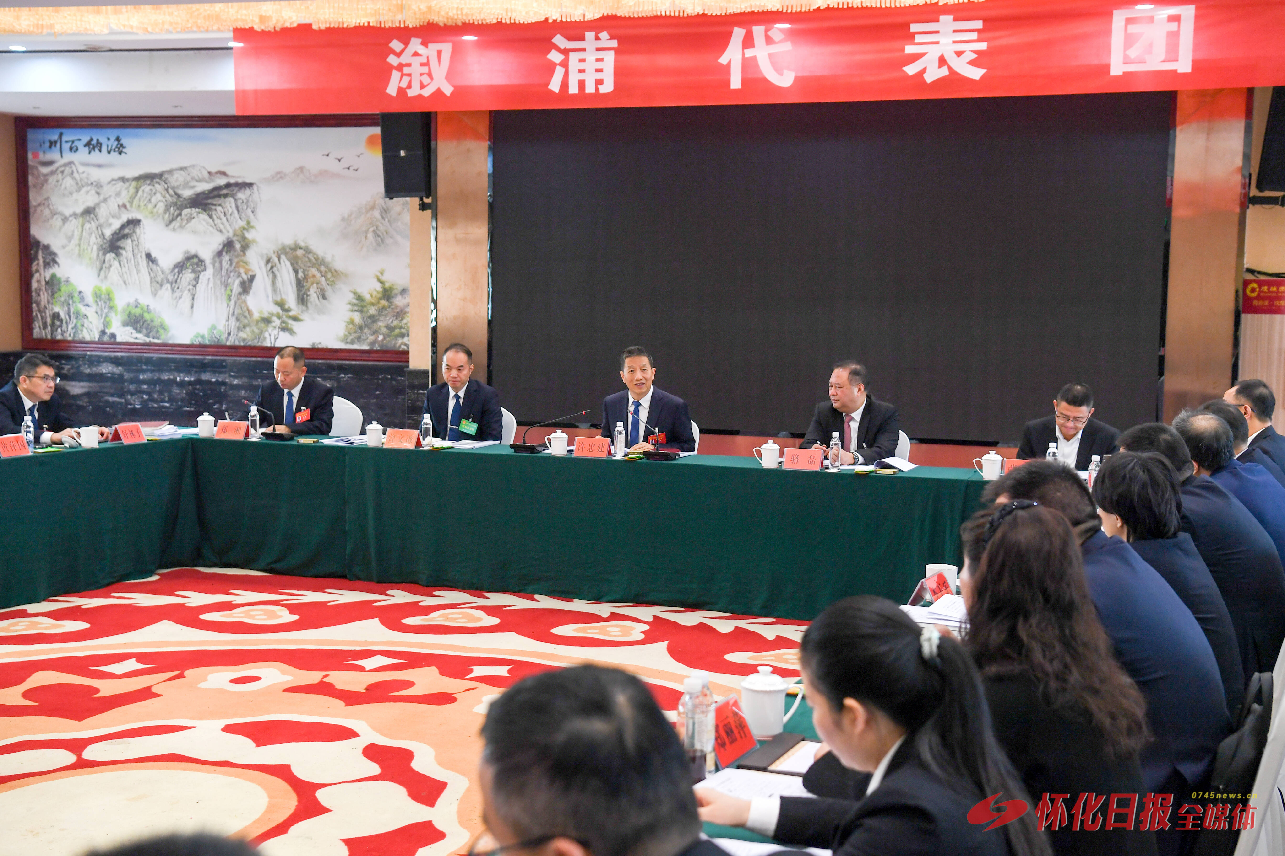 许忠建在参加溆浦、沅陵代表团审议时强调：牢固树立和践行正确政绩观 扎实推动县域经济高质量发展