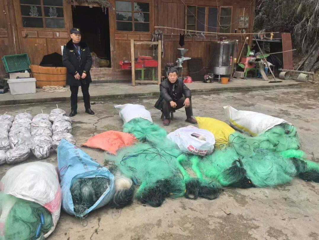 芷江：重拳整治非法网鱼，守护㵲水生态安全