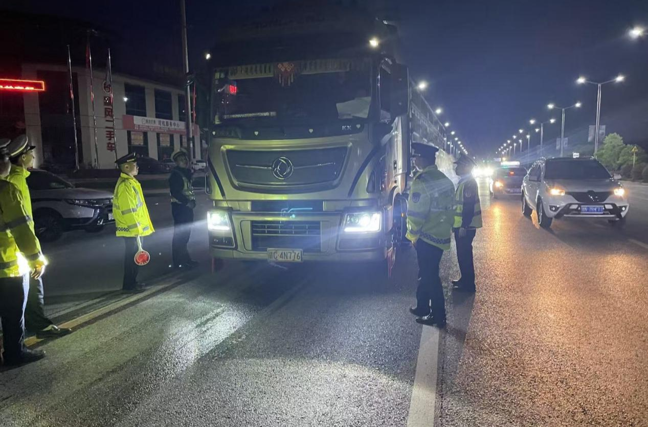 芷江全面开展道路运输领域“打非治违”专项行动