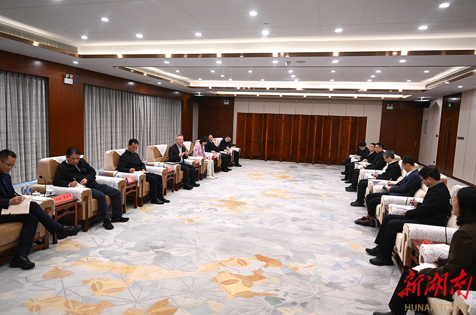 沈晓明看望第26批来湘博士服务团成员