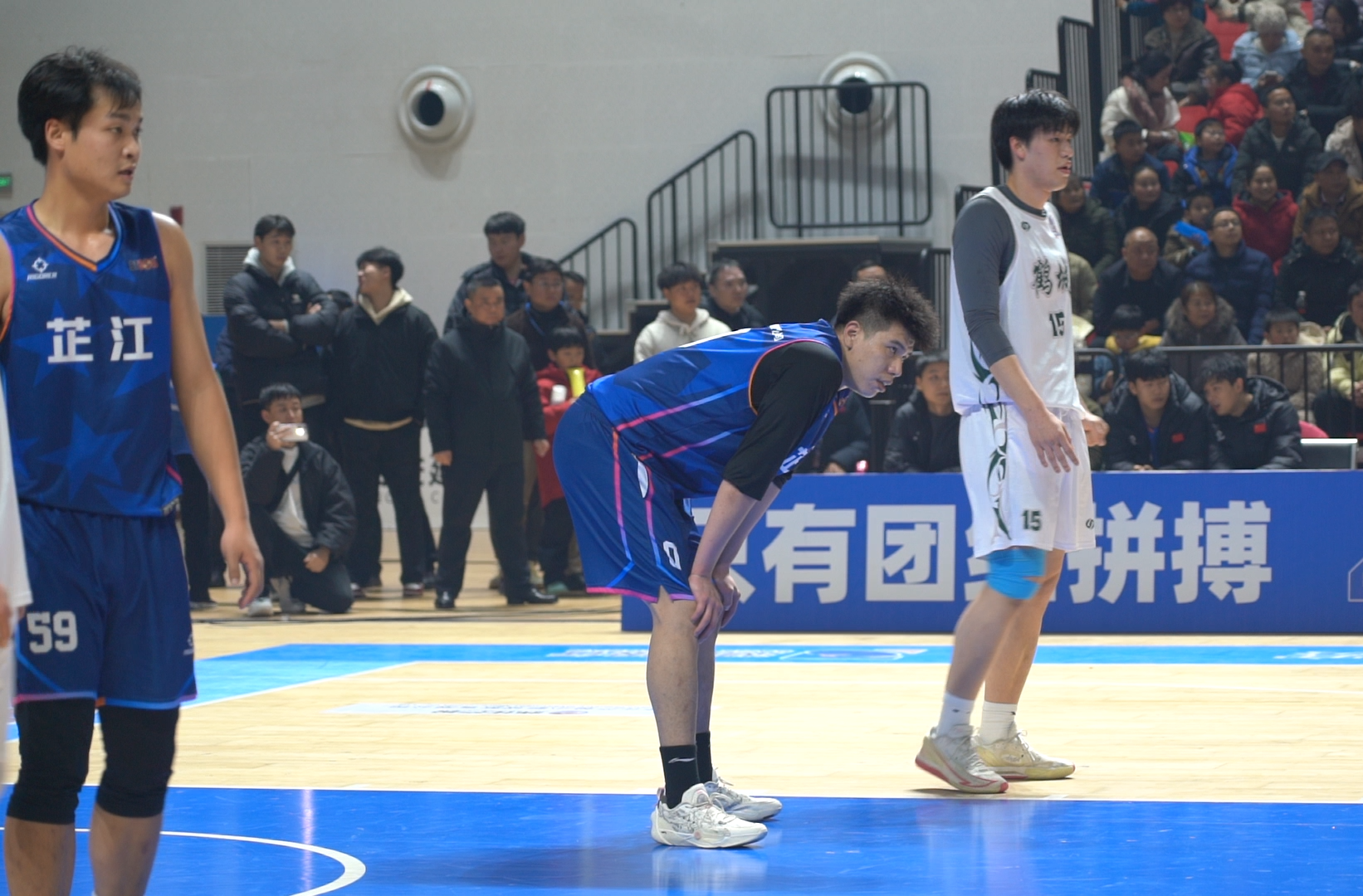 怀BA焦点战：芷江队客场鏖战憾负鹤城队，拼搏精神闪耀赛场