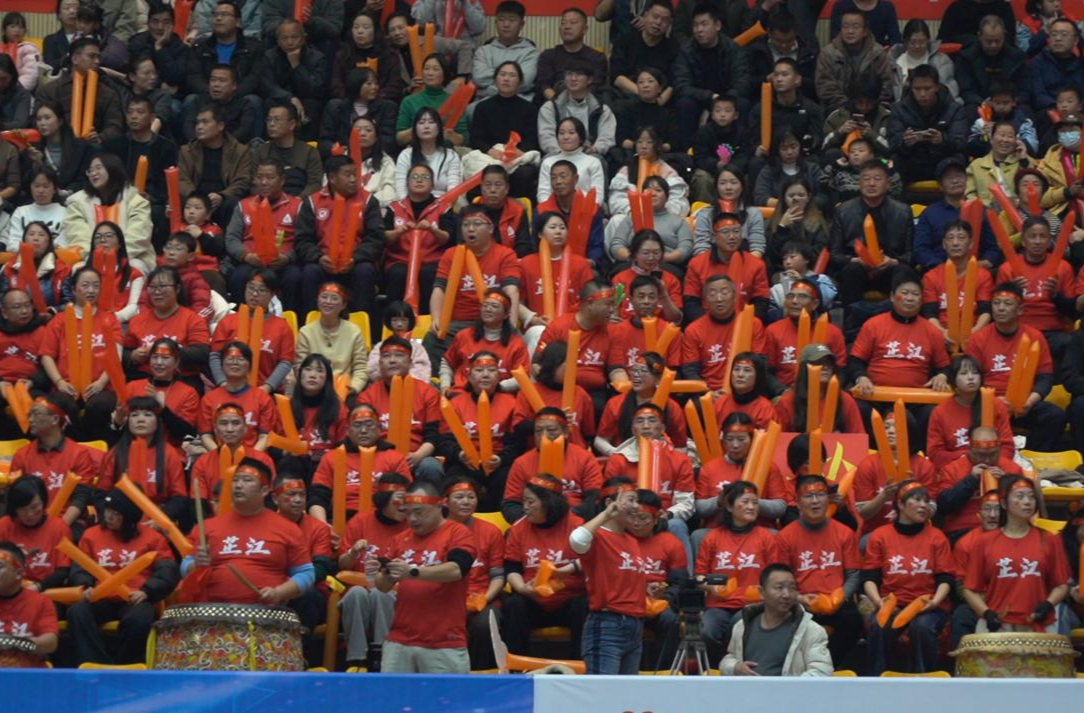 怀“BA”赛场别样风景：芷江跨界啦啦队 呐喊之外守文明