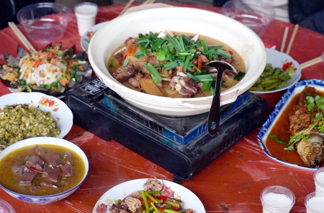 芷江：疱汤宴亲友 团圆迎新年