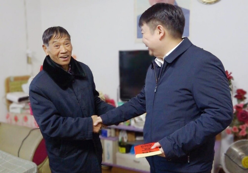 新春走基层 送温暖丨梁志平春节前走访慰问困难群体