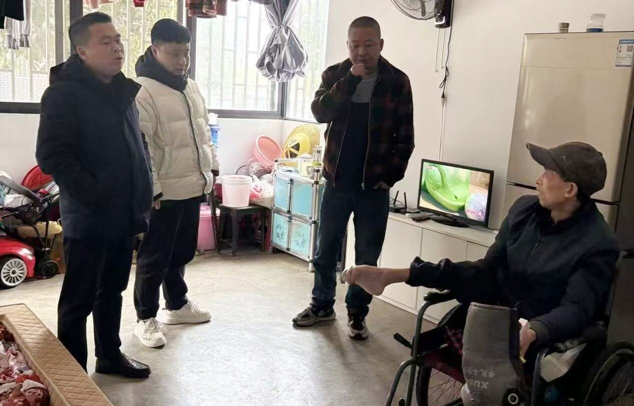 新春走基层 送温暖丨情暖安居路 慰问传温情 芷江住房保障中心开展春节走访慰问困难家庭活动