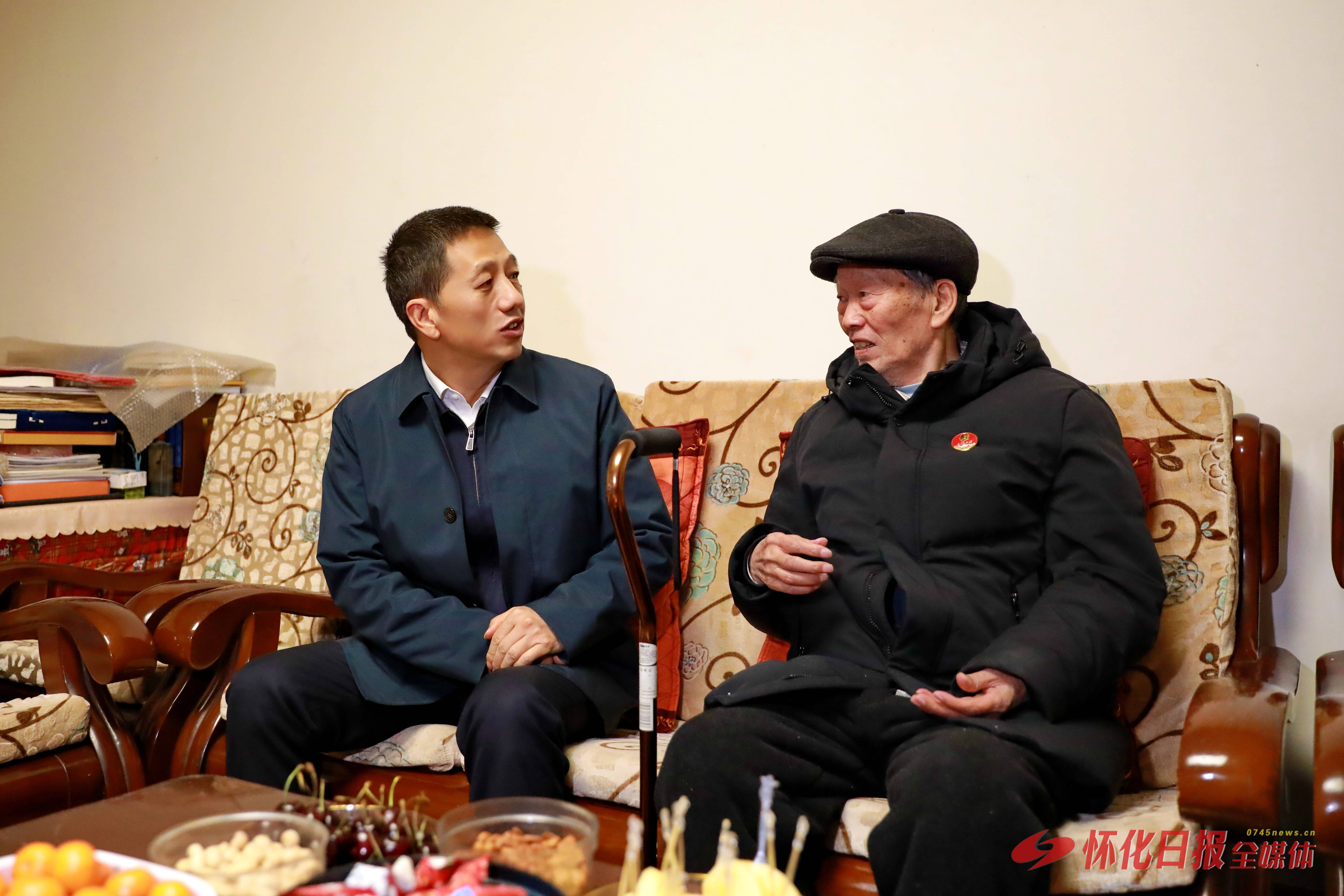 许忠建韦朝晖贺遵庆李万千牛顺生等市领导看望老领导老同志