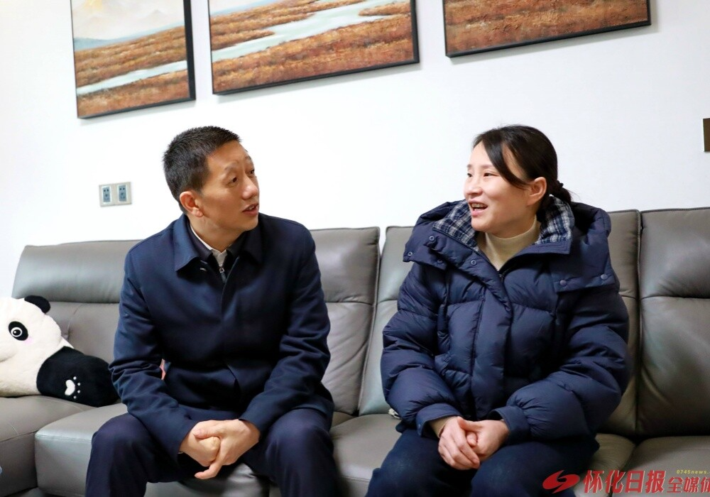 许忠建韦朝晖等市领导走访慰问老党员、生活困难党员、困难群众、困难妇女和因公殉职党员家属