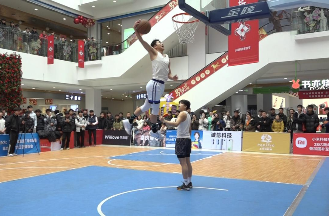 芷江首届“路人王”单挑赛开赛120名篮球精英三日争锋