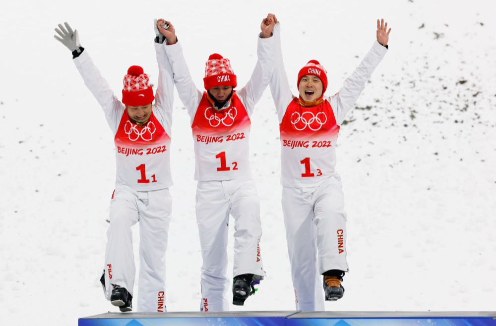 冬奥今日看点丨中国速滑男队期待献上“冰上春晚”