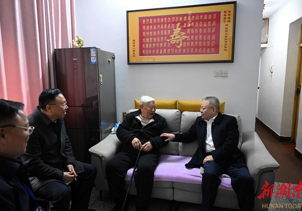 沈晓明看望慰问老院士老专家