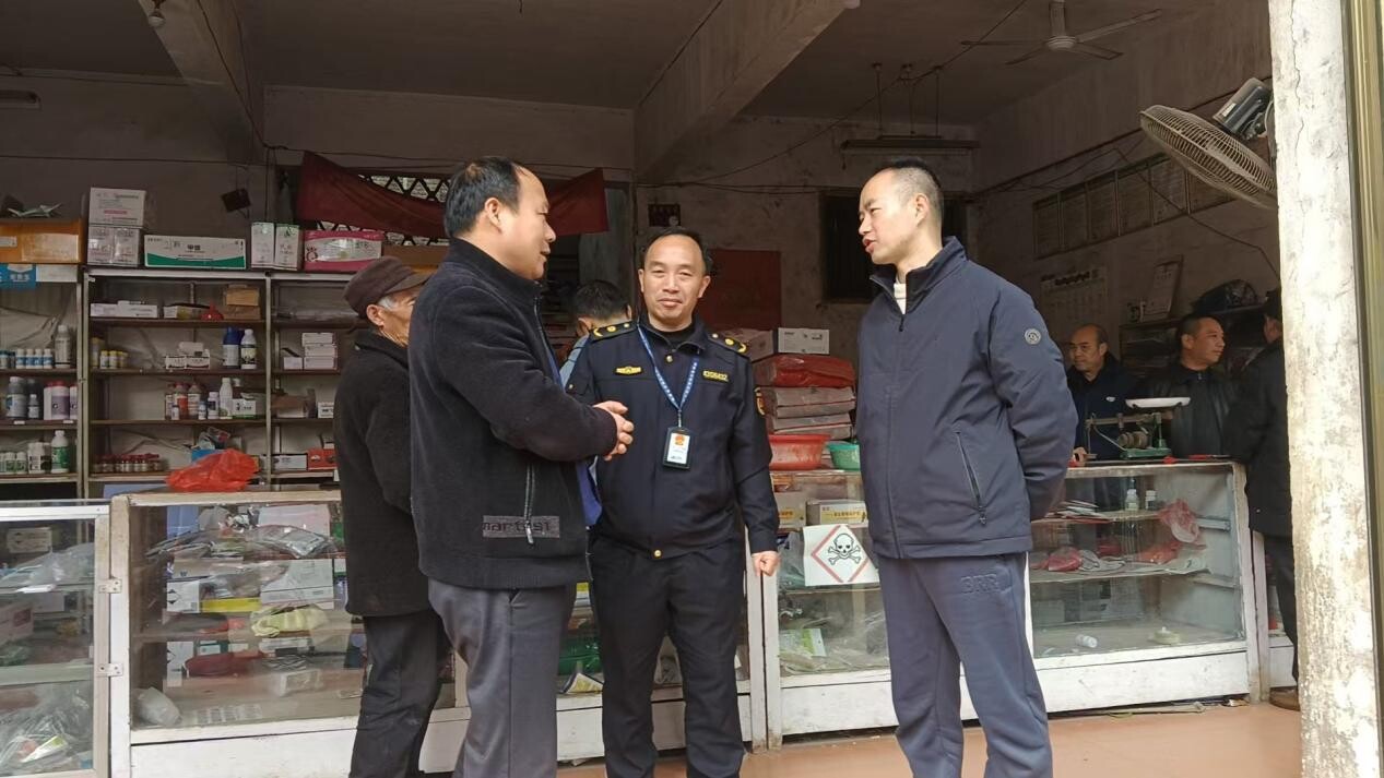 新店坪镇：开展种子市场检查 保障春耕用种安全