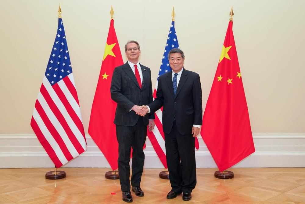 中美在法国巴黎举行经贸磋商