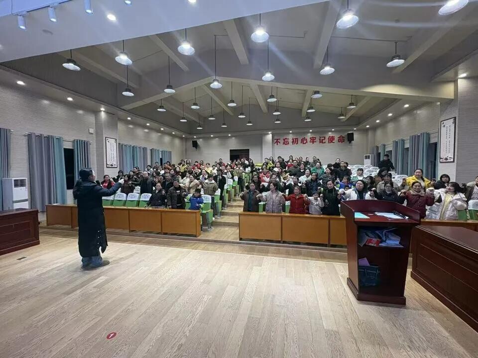 芷江2026年“向阳花”行动全面启动 科学育儿筑牢亲子暖心防线