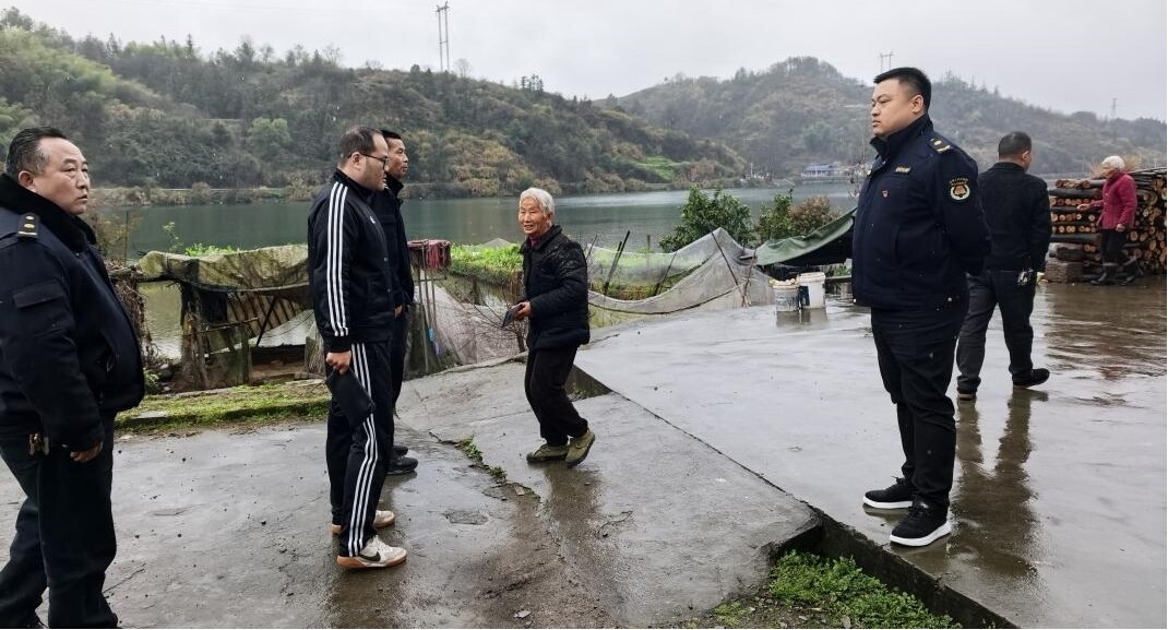 公坪镇：守好㵲水母亲河 护好生态美家园