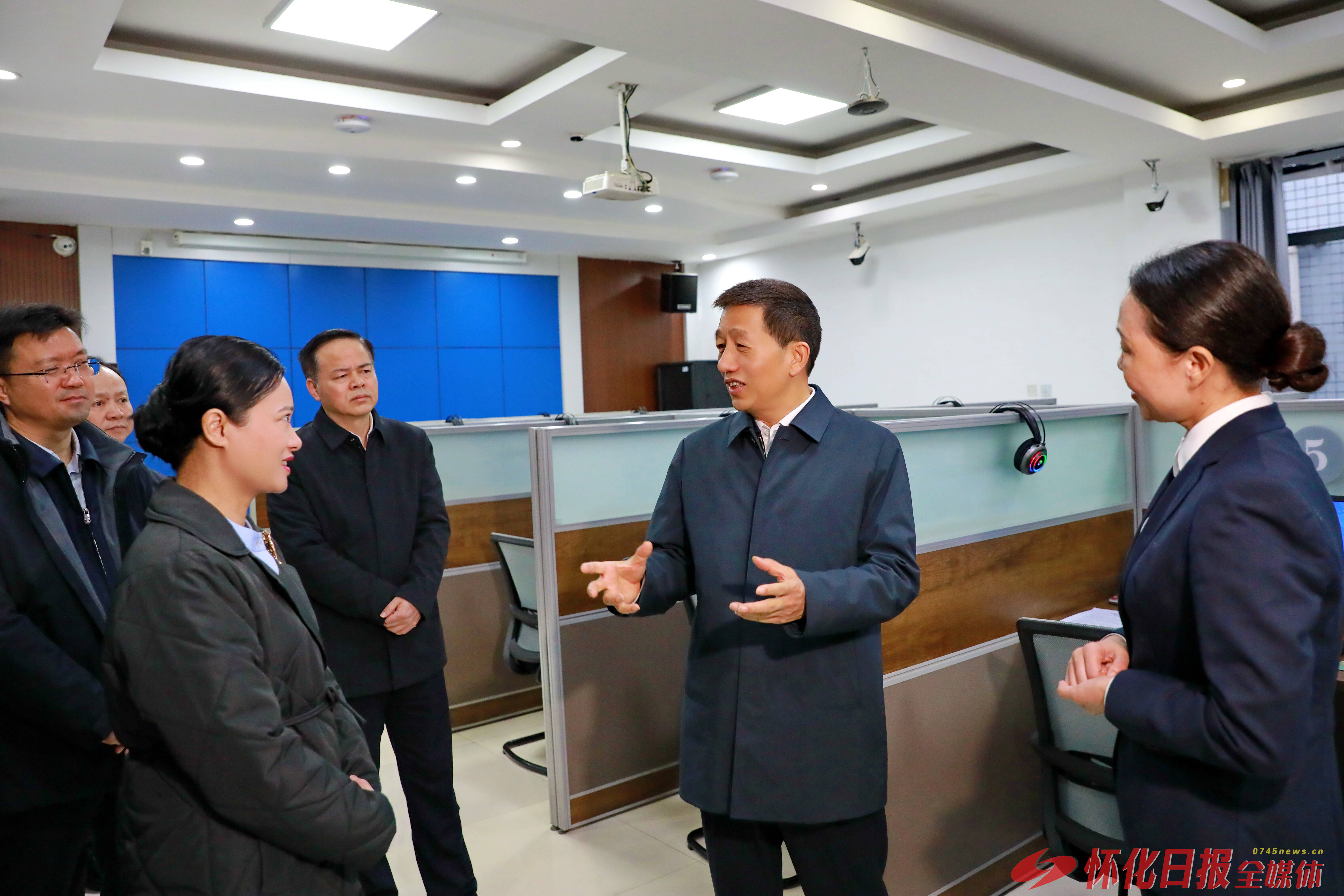 許忠建韋朝暉專題調(diào)研“機器管招投標”工作