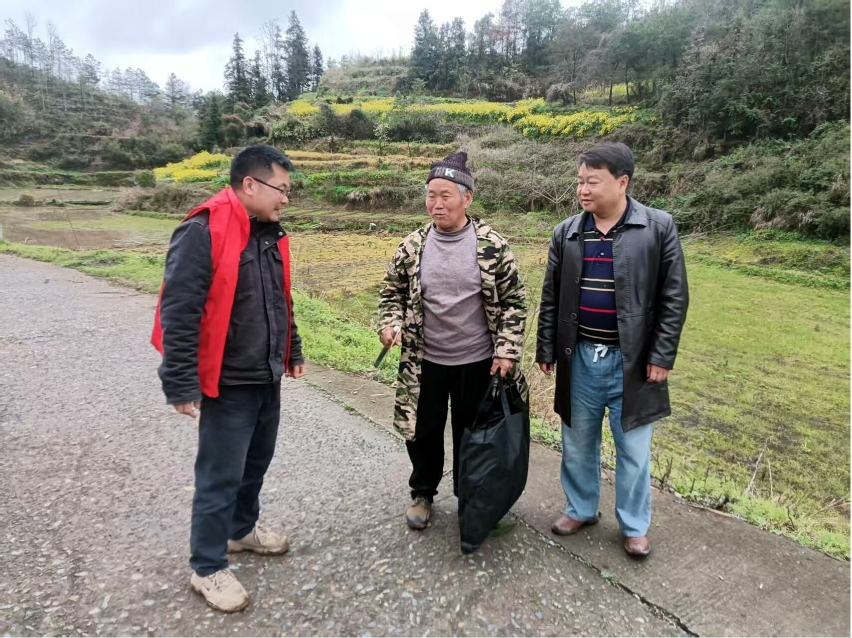 洞下场乡天堂坪村：早春送暖助春耕 贴心关怀到农家