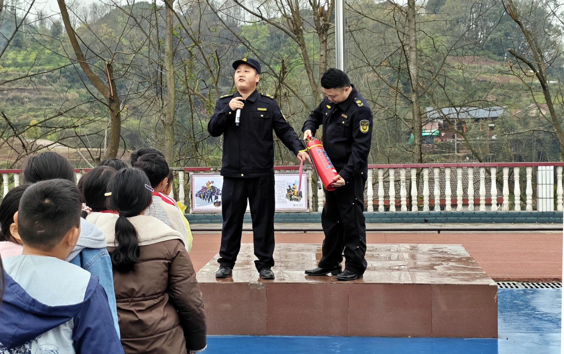楠木坪镇：安全知识进课堂 护航少年共成长
