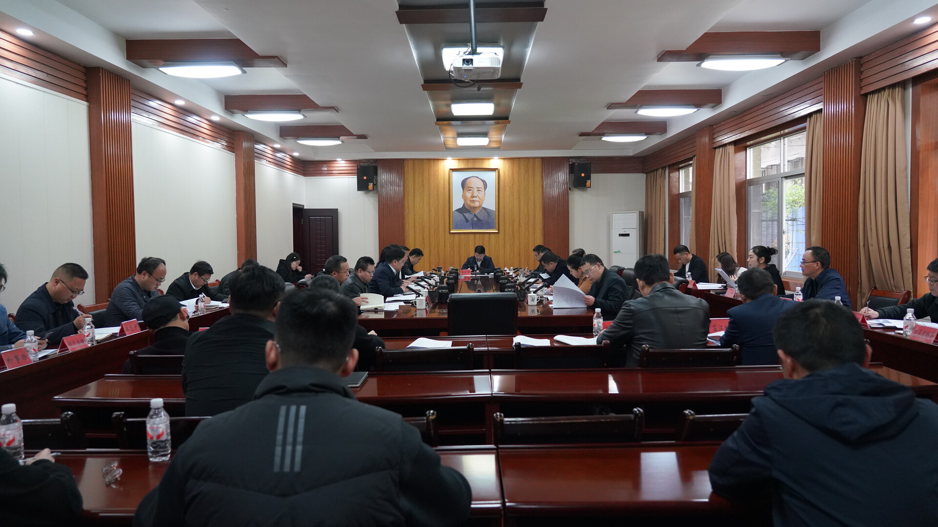 梁志平主持召开怀化国际陆港芷江航空货运港建设专题调度会
