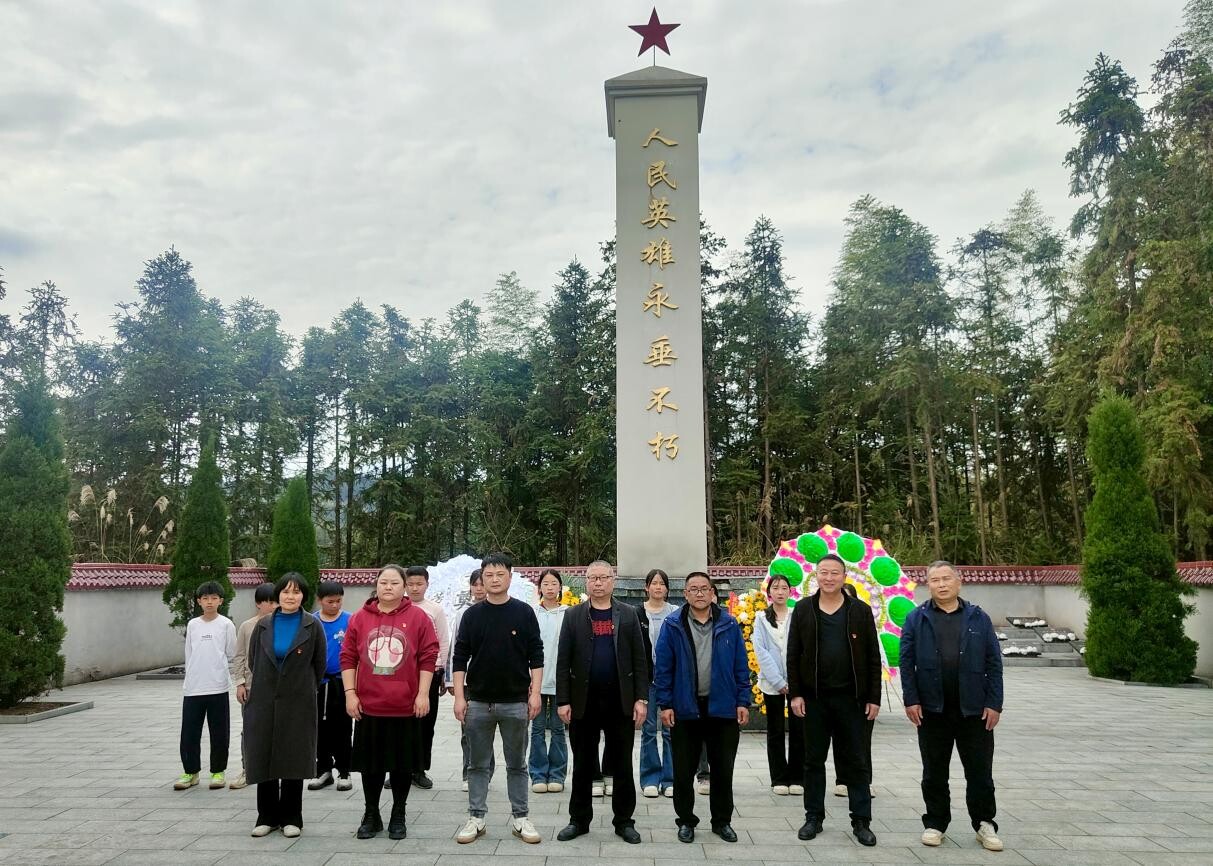 土桥镇中学：清明祭英烈 赓续红色血脉