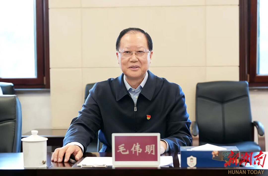 毛伟明参加所在党支部年度组织生活会