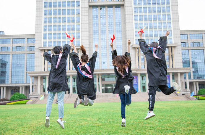 纷纷扩招，新型研究型大学被委以重任